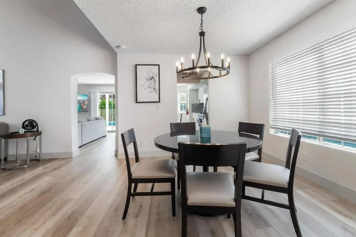 Bright Big City Lights Your Home Near The Strip Λας Βέγκας